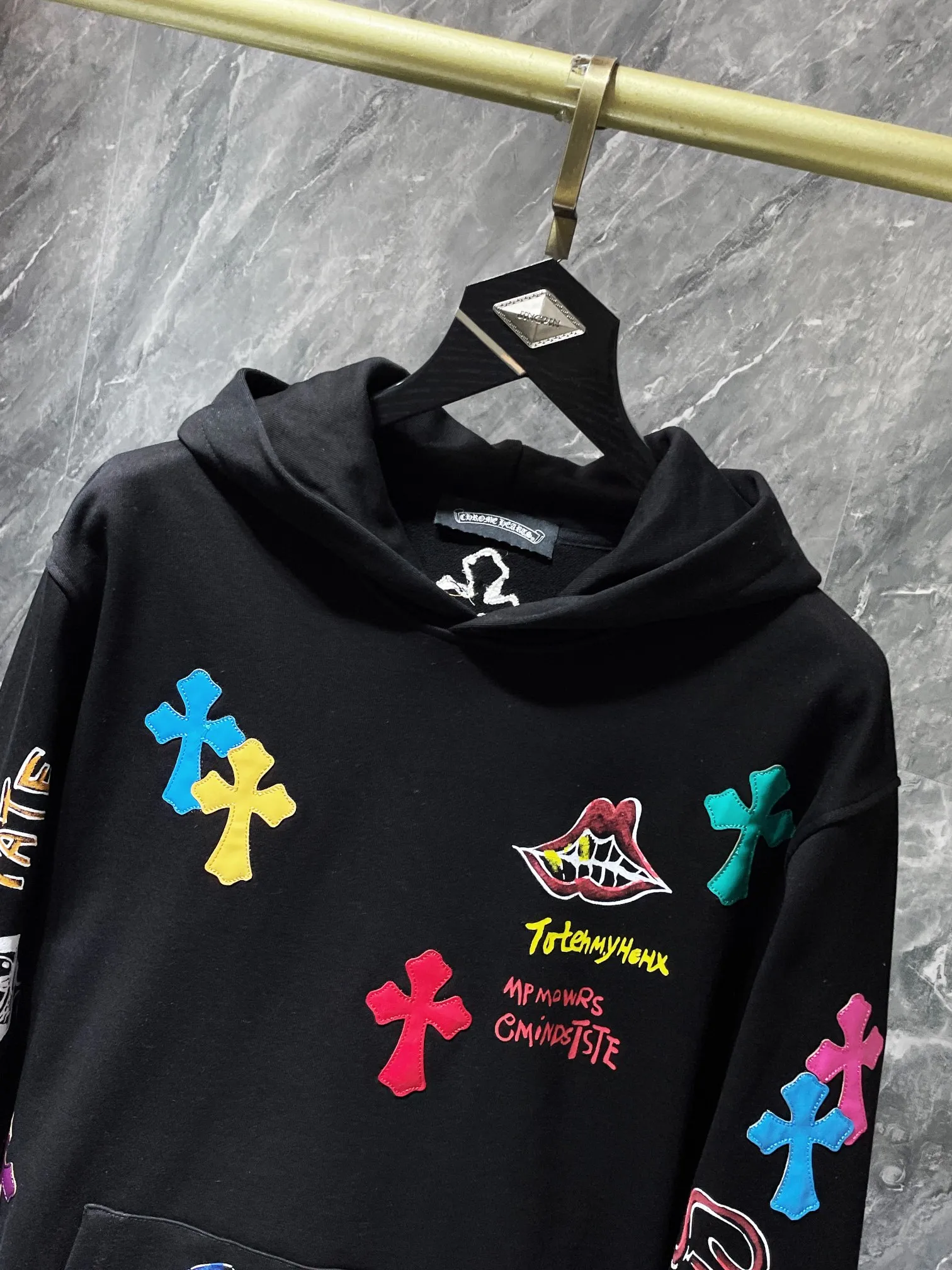 P276 Chrome Hearts Autumn and Winter 2025 Counter Synchronization Colorful cross leather Sanskrit hand-painted graffiti hooded sweatshirt Ins celebrity couple must-have, same style for men and women! The highest version! ! Imported leather! ! A must-have for internet celebrities! Recommended colors: white, black, gray Code numbers: S, M, L, XL
